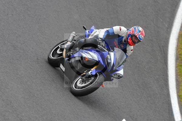 Motorcycle action photographs;cadwell;cadwell park photographs;event digital images;eventdigitalimages;motor racing louth lincolnshire;no limits trackday;peter wileman photography;trackday;trackday digital images;trackday photos