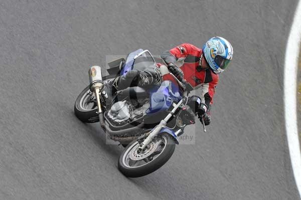 Motorcycle action photographs;cadwell;cadwell park photographs;event digital images;eventdigitalimages;motor racing louth lincolnshire;no limits trackday;peter wileman photography;trackday;trackday digital images;trackday photos