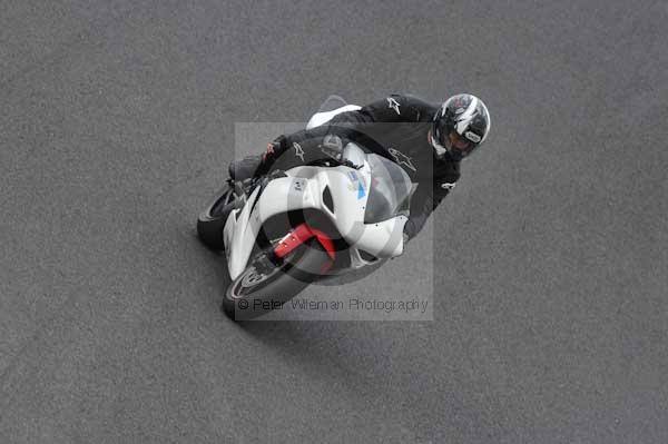 Motorcycle action photographs;cadwell;cadwell park photographs;event digital images;eventdigitalimages;motor racing louth lincolnshire;no limits trackday;peter wileman photography;trackday;trackday digital images;trackday photos