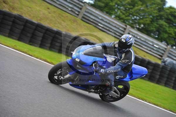 Motorcycle action photographs;cadwell;cadwell park photographs;event digital images;eventdigitalimages;motor racing louth lincolnshire;no limits trackday;peter wileman photography;trackday;trackday digital images;trackday photos