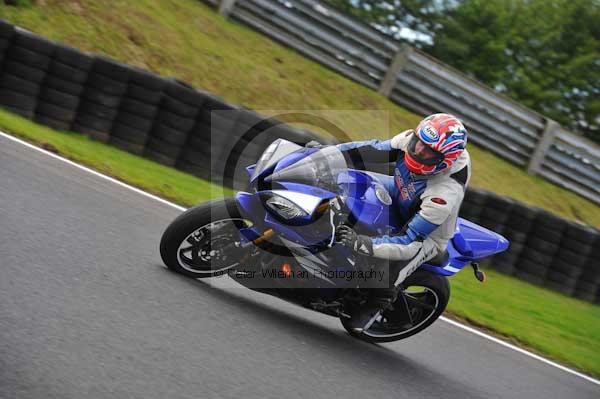 Motorcycle action photographs;cadwell;cadwell park photographs;event digital images;eventdigitalimages;motor racing louth lincolnshire;no limits trackday;peter wileman photography;trackday;trackday digital images;trackday photos