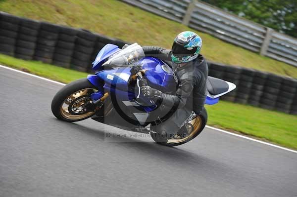 Motorcycle action photographs;cadwell;cadwell park photographs;event digital images;eventdigitalimages;motor racing louth lincolnshire;no limits trackday;peter wileman photography;trackday;trackday digital images;trackday photos