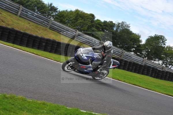Motorcycle action photographs;cadwell;cadwell park photographs;event digital images;eventdigitalimages;motor racing louth lincolnshire;no limits trackday;peter wileman photography;trackday;trackday digital images;trackday photos