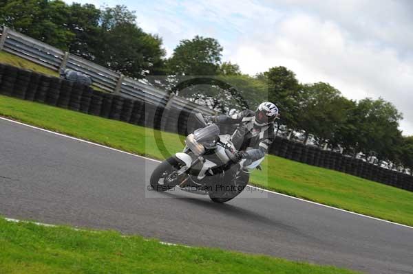 Motorcycle action photographs;cadwell;cadwell park photographs;event digital images;eventdigitalimages;motor racing louth lincolnshire;no limits trackday;peter wileman photography;trackday;trackday digital images;trackday photos