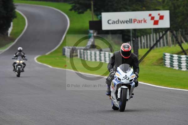 Motorcycle action photographs;cadwell;cadwell park photographs;event digital images;eventdigitalimages;motor racing louth lincolnshire;no limits trackday;peter wileman photography;trackday;trackday digital images;trackday photos