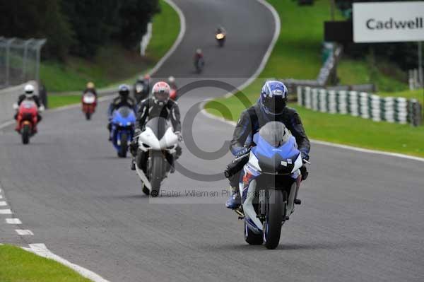 Motorcycle action photographs;cadwell;cadwell park photographs;event digital images;eventdigitalimages;motor racing louth lincolnshire;no limits trackday;peter wileman photography;trackday;trackday digital images;trackday photos