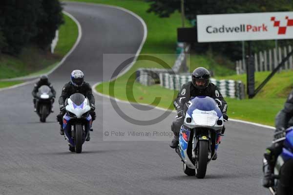 Motorcycle action photographs;cadwell;cadwell park photographs;event digital images;eventdigitalimages;motor racing louth lincolnshire;no limits trackday;peter wileman photography;trackday;trackday digital images;trackday photos