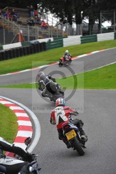 Motorcycle action photographs;cadwell;cadwell park photographs;event digital images;eventdigitalimages;motor racing louth lincolnshire;no limits trackday;peter wileman photography;trackday;trackday digital images;trackday photos