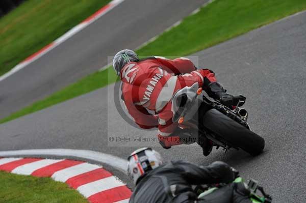 Motorcycle action photographs;cadwell;cadwell park photographs;event digital images;eventdigitalimages;motor racing louth lincolnshire;no limits trackday;peter wileman photography;trackday;trackday digital images;trackday photos