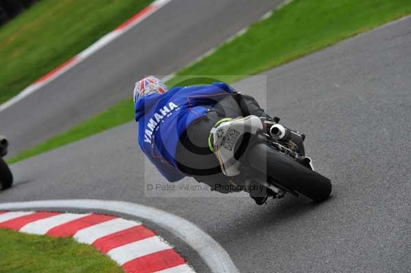 Motorcycle action photographs;cadwell;cadwell park photographs;event digital images;eventdigitalimages;motor racing louth lincolnshire;no limits trackday;peter wileman photography;trackday;trackday digital images;trackday photos