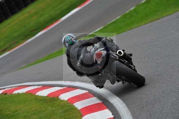 Motorcycle action photographs;cadwell;cadwell park photographs;event digital images;eventdigitalimages;motor racing louth lincolnshire;no limits trackday;peter wileman photography;trackday;trackday digital images;trackday photos