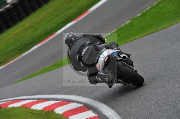 Motorcycle action photographs;cadwell;cadwell park photographs;event digital images;eventdigitalimages;motor racing louth lincolnshire;no limits trackday;peter wileman photography;trackday;trackday digital images;trackday photos