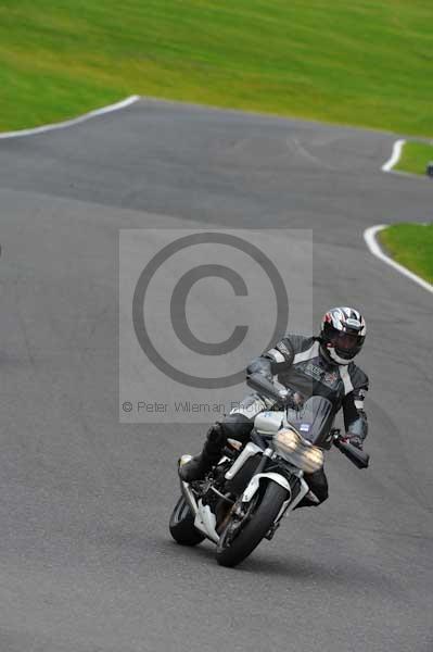 Motorcycle action photographs;cadwell;cadwell park photographs;event digital images;eventdigitalimages;motor racing louth lincolnshire;no limits trackday;peter wileman photography;trackday;trackday digital images;trackday photos