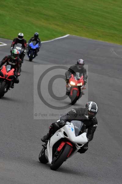 Motorcycle action photographs;cadwell;cadwell park photographs;event digital images;eventdigitalimages;motor racing louth lincolnshire;no limits trackday;peter wileman photography;trackday;trackday digital images;trackday photos