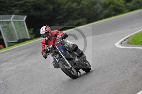 Motorcycle action photographs;cadwell;cadwell park photographs;event digital images;eventdigitalimages;motor racing louth lincolnshire;no limits trackday;peter wileman photography;trackday;trackday digital images;trackday photos