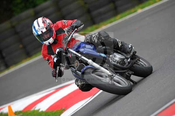 Motorcycle action photographs;cadwell;cadwell park photographs;event digital images;eventdigitalimages;motor racing louth lincolnshire;no limits trackday;peter wileman photography;trackday;trackday digital images;trackday photos