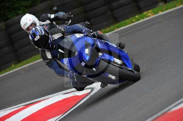 Motorcycle action photographs;cadwell;cadwell park photographs;event digital images;eventdigitalimages;motor racing louth lincolnshire;no limits trackday;peter wileman photography;trackday;trackday digital images;trackday photos