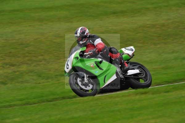 Motorcycle action photographs;cadwell;cadwell park photographs;event digital images;eventdigitalimages;motor racing louth lincolnshire;no limits trackday;peter wileman photography;trackday;trackday digital images;trackday photos