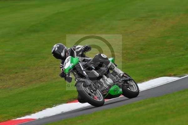 Motorcycle action photographs;cadwell;cadwell park photographs;event digital images;eventdigitalimages;motor racing louth lincolnshire;no limits trackday;peter wileman photography;trackday;trackday digital images;trackday photos