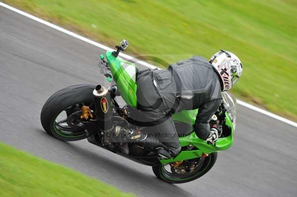 Motorcycle action photographs;cadwell;cadwell park photographs;event digital images;eventdigitalimages;motor racing louth lincolnshire;no limits trackday;peter wileman photography;trackday;trackday digital images;trackday photos