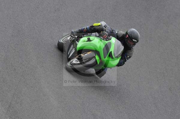 Motorcycle action photographs;cadwell;cadwell park photographs;event digital images;eventdigitalimages;motor racing louth lincolnshire;no limits trackday;peter wileman photography;trackday;trackday digital images;trackday photos