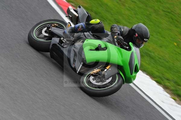 Motorcycle action photographs;cadwell;cadwell park photographs;event digital images;eventdigitalimages;motor racing louth lincolnshire;no limits trackday;peter wileman photography;trackday;trackday digital images;trackday photos
