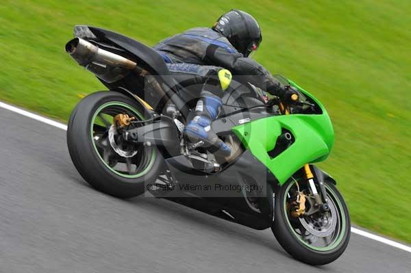 Motorcycle action photographs;cadwell;cadwell park photographs;event digital images;eventdigitalimages;motor racing louth lincolnshire;no limits trackday;peter wileman photography;trackday;trackday digital images;trackday photos