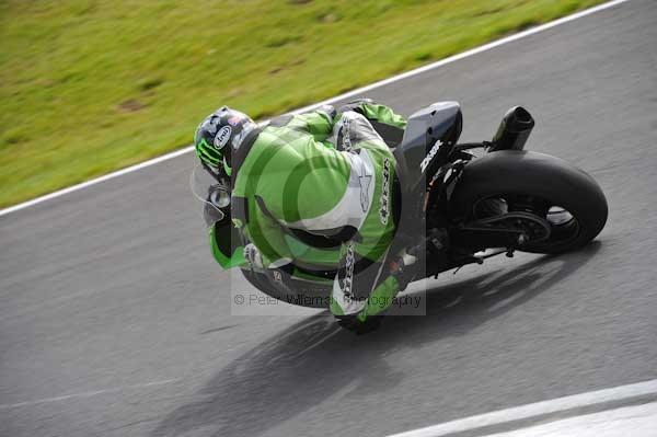 Motorcycle action photographs;cadwell;cadwell park photographs;event digital images;eventdigitalimages;motor racing louth lincolnshire;no limits trackday;peter wileman photography;trackday;trackday digital images;trackday photos