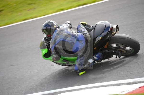 Motorcycle action photographs;cadwell;cadwell park photographs;event digital images;eventdigitalimages;motor racing louth lincolnshire;no limits trackday;peter wileman photography;trackday;trackday digital images;trackday photos