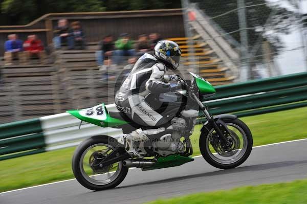 Motorcycle action photographs;cadwell;cadwell park photographs;event digital images;eventdigitalimages;motor racing louth lincolnshire;no limits trackday;peter wileman photography;trackday;trackday digital images;trackday photos