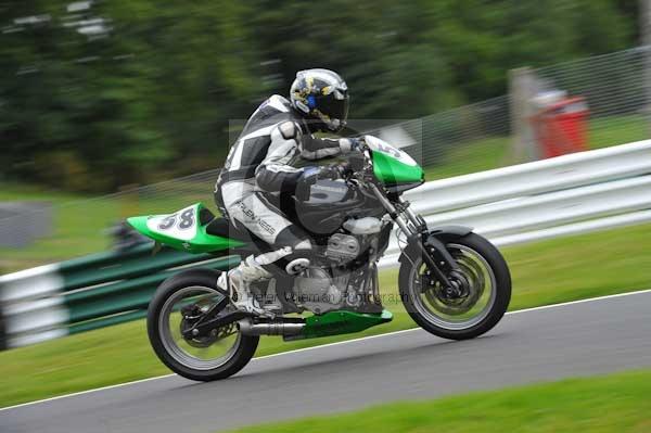 Motorcycle action photographs;cadwell;cadwell park photographs;event digital images;eventdigitalimages;motor racing louth lincolnshire;no limits trackday;peter wileman photography;trackday;trackday digital images;trackday photos