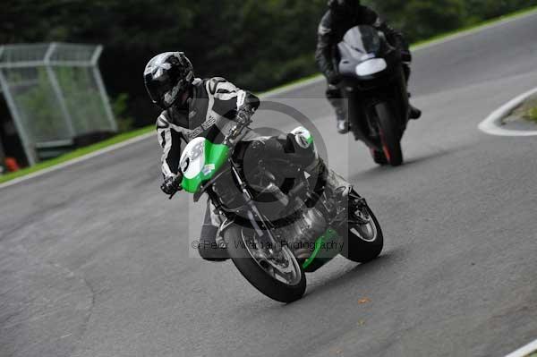 Motorcycle action photographs;cadwell;cadwell park photographs;event digital images;eventdigitalimages;motor racing louth lincolnshire;no limits trackday;peter wileman photography;trackday;trackday digital images;trackday photos