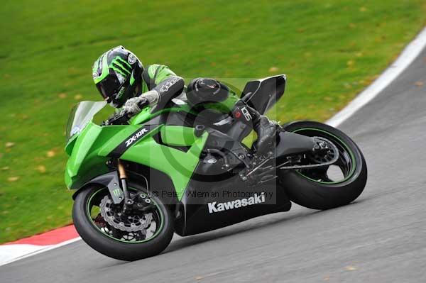Motorcycle action photographs;cadwell;cadwell park photographs;event digital images;eventdigitalimages;motor racing louth lincolnshire;no limits trackday;peter wileman photography;trackday;trackday digital images;trackday photos