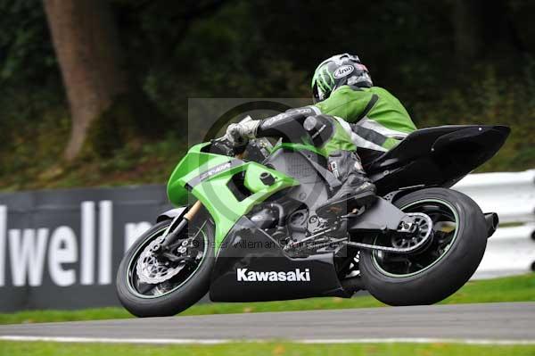 Motorcycle action photographs;cadwell;cadwell park photographs;event digital images;eventdigitalimages;motor racing louth lincolnshire;no limits trackday;peter wileman photography;trackday;trackday digital images;trackday photos