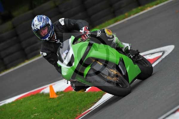 Motorcycle action photographs;cadwell;cadwell park photographs;event digital images;eventdigitalimages;motor racing louth lincolnshire;no limits trackday;peter wileman photography;trackday;trackday digital images;trackday photos