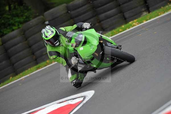 Motorcycle action photographs;cadwell;cadwell park photographs;event digital images;eventdigitalimages;motor racing louth lincolnshire;no limits trackday;peter wileman photography;trackday;trackday digital images;trackday photos