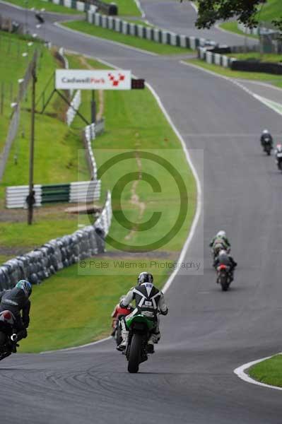 Motorcycle action photographs;cadwell;cadwell park photographs;event digital images;eventdigitalimages;motor racing louth lincolnshire;no limits trackday;peter wileman photography;trackday;trackday digital images;trackday photos