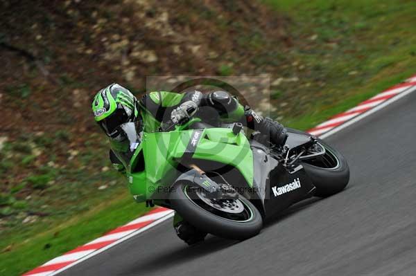 Motorcycle action photographs;cadwell;cadwell park photographs;event digital images;eventdigitalimages;motor racing louth lincolnshire;no limits trackday;peter wileman photography;trackday;trackday digital images;trackday photos