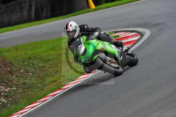 Motorcycle action photographs;cadwell;cadwell park photographs;event digital images;eventdigitalimages;motor racing louth lincolnshire;no limits trackday;peter wileman photography;trackday;trackday digital images;trackday photos