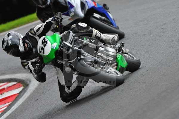 Motorcycle action photographs;cadwell;cadwell park photographs;event digital images;eventdigitalimages;motor racing louth lincolnshire;no limits trackday;peter wileman photography;trackday;trackday digital images;trackday photos