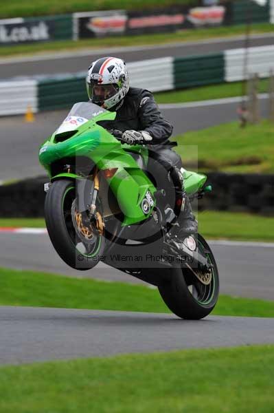 Motorcycle action photographs;cadwell;cadwell park photographs;event digital images;eventdigitalimages;motor racing louth lincolnshire;no limits trackday;peter wileman photography;trackday;trackday digital images;trackday photos