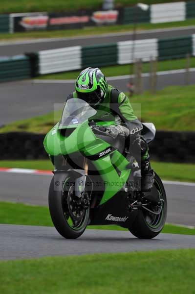 Motorcycle action photographs;cadwell;cadwell park photographs;event digital images;eventdigitalimages;motor racing louth lincolnshire;no limits trackday;peter wileman photography;trackday;trackday digital images;trackday photos