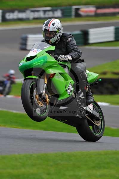 Motorcycle action photographs;cadwell;cadwell park photographs;event digital images;eventdigitalimages;motor racing louth lincolnshire;no limits trackday;peter wileman photography;trackday;trackday digital images;trackday photos