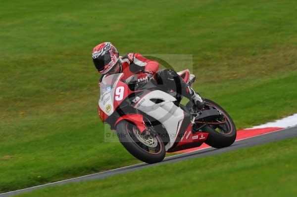 Motorcycle action photographs;cadwell;cadwell park photographs;event digital images;eventdigitalimages;motor racing louth lincolnshire;no limits trackday;peter wileman photography;trackday;trackday digital images;trackday photos