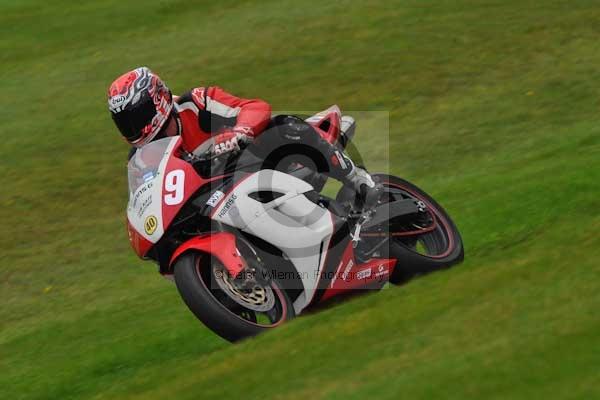 Motorcycle action photographs;cadwell;cadwell park photographs;event digital images;eventdigitalimages;motor racing louth lincolnshire;no limits trackday;peter wileman photography;trackday;trackday digital images;trackday photos