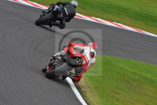 Motorcycle action photographs;cadwell;cadwell park photographs;event digital images;eventdigitalimages;motor racing louth lincolnshire;no limits trackday;peter wileman photography;trackday;trackday digital images;trackday photos