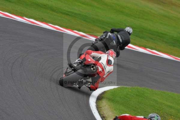 Motorcycle action photographs;cadwell;cadwell park photographs;event digital images;eventdigitalimages;motor racing louth lincolnshire;no limits trackday;peter wileman photography;trackday;trackday digital images;trackday photos