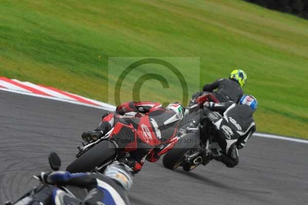 Motorcycle action photographs;cadwell;cadwell park photographs;event digital images;eventdigitalimages;motor racing louth lincolnshire;no limits trackday;peter wileman photography;trackday;trackday digital images;trackday photos