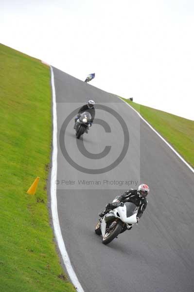 Motorcycle action photographs;cadwell;cadwell park photographs;event digital images;eventdigitalimages;motor racing louth lincolnshire;no limits trackday;peter wileman photography;trackday;trackday digital images;trackday photos