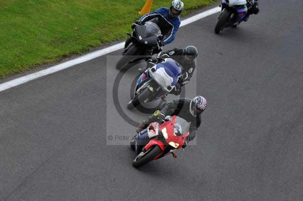 Motorcycle action photographs;cadwell;cadwell park photographs;event digital images;eventdigitalimages;motor racing louth lincolnshire;no limits trackday;peter wileman photography;trackday;trackday digital images;trackday photos